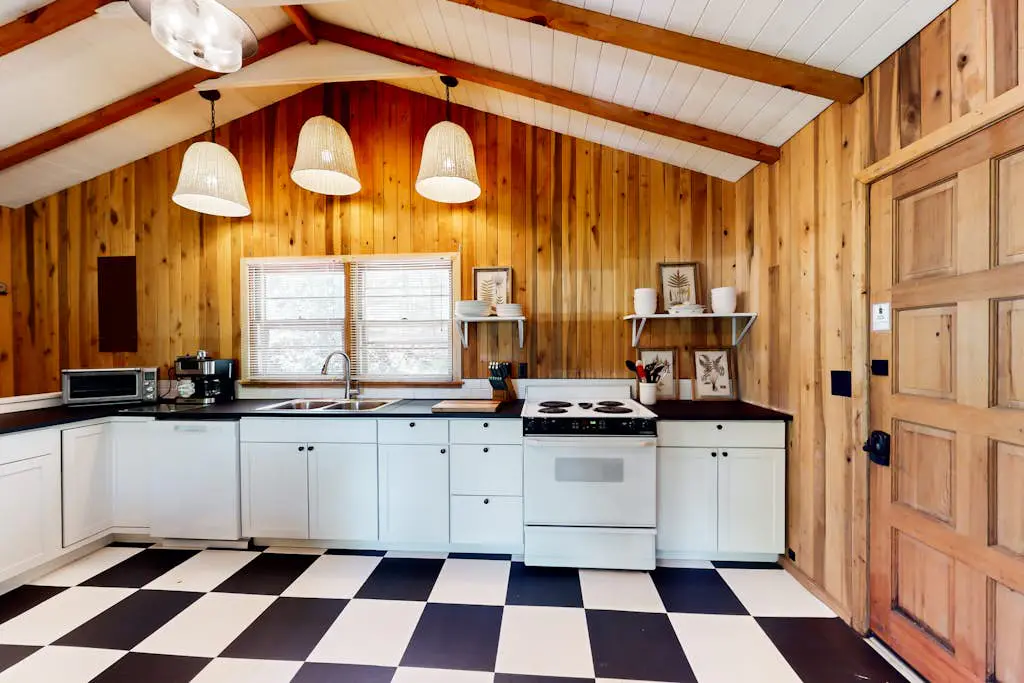 Nantahala Lake Hideout