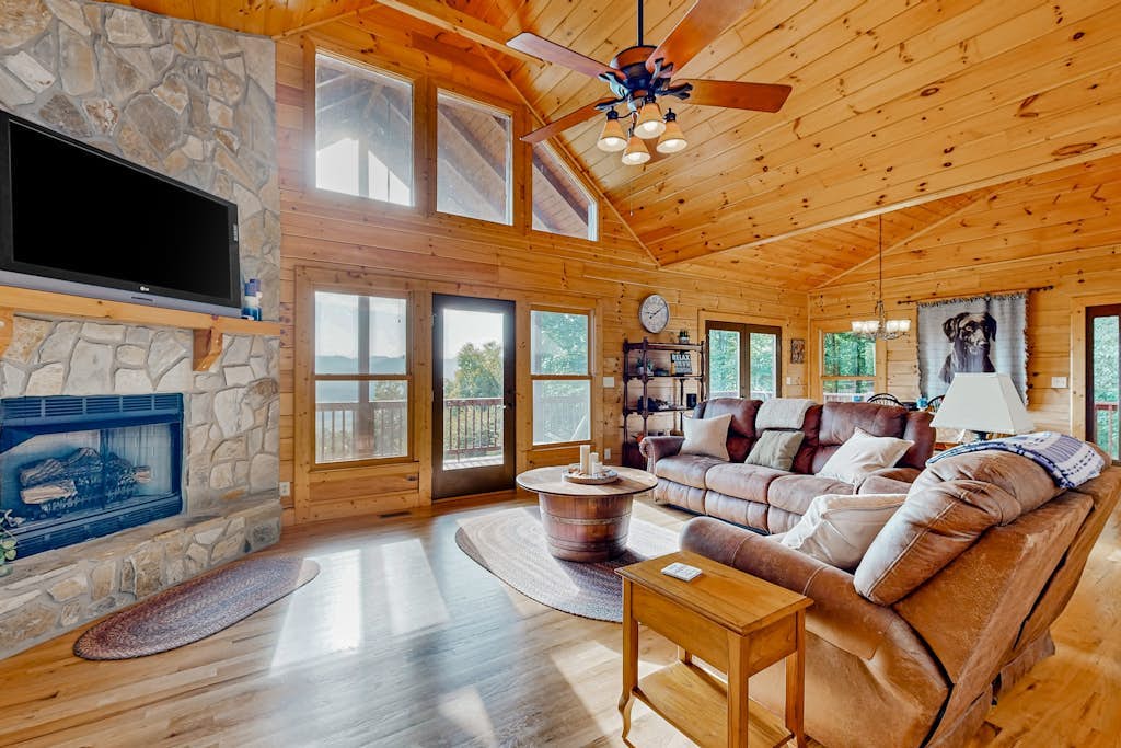 Spacious & rustic mountain-view cabin with decks, Ping-Pong, foosball, fireplace