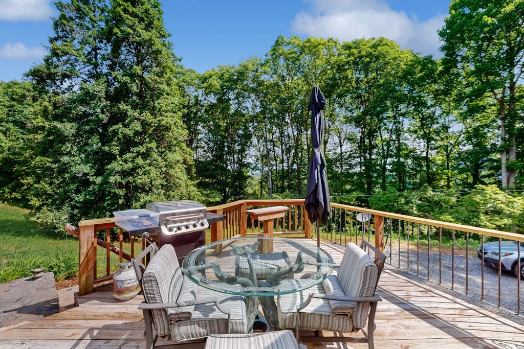 Dog-friendly Nature Retreat with Deck, Covered Patio and Open Spaces