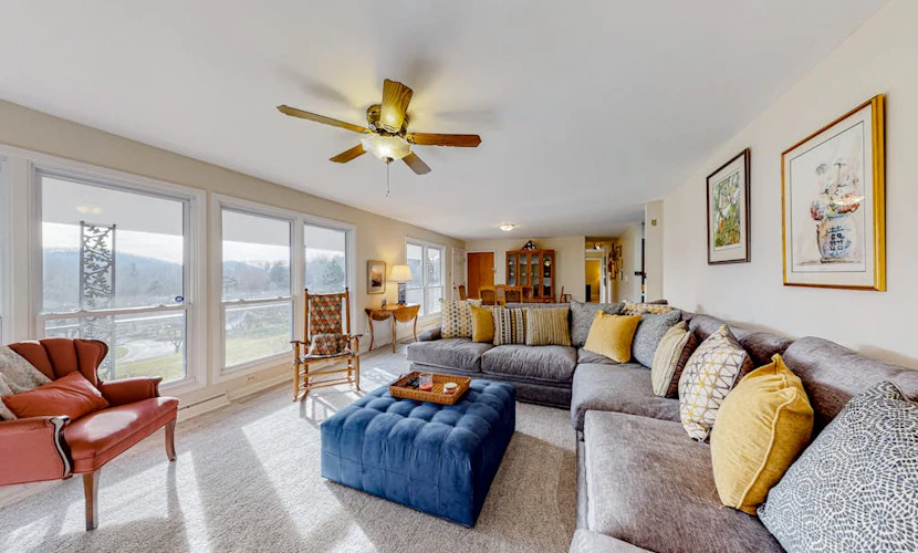 Sunlit Mountain-View Home w/ Fireplace, WiFi, Alfresco Living & Dining & W/D