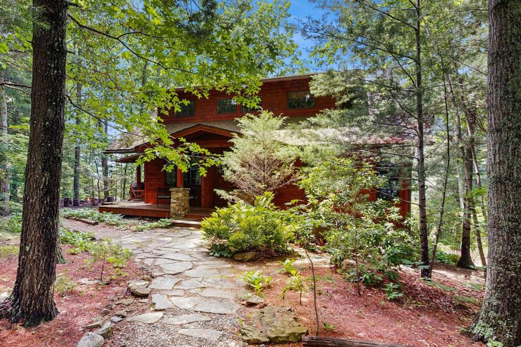 Elkhorn Cabin & Eagles Wing Lodge | 2 Adjacent Cabins | Walk to Spa & Trails
