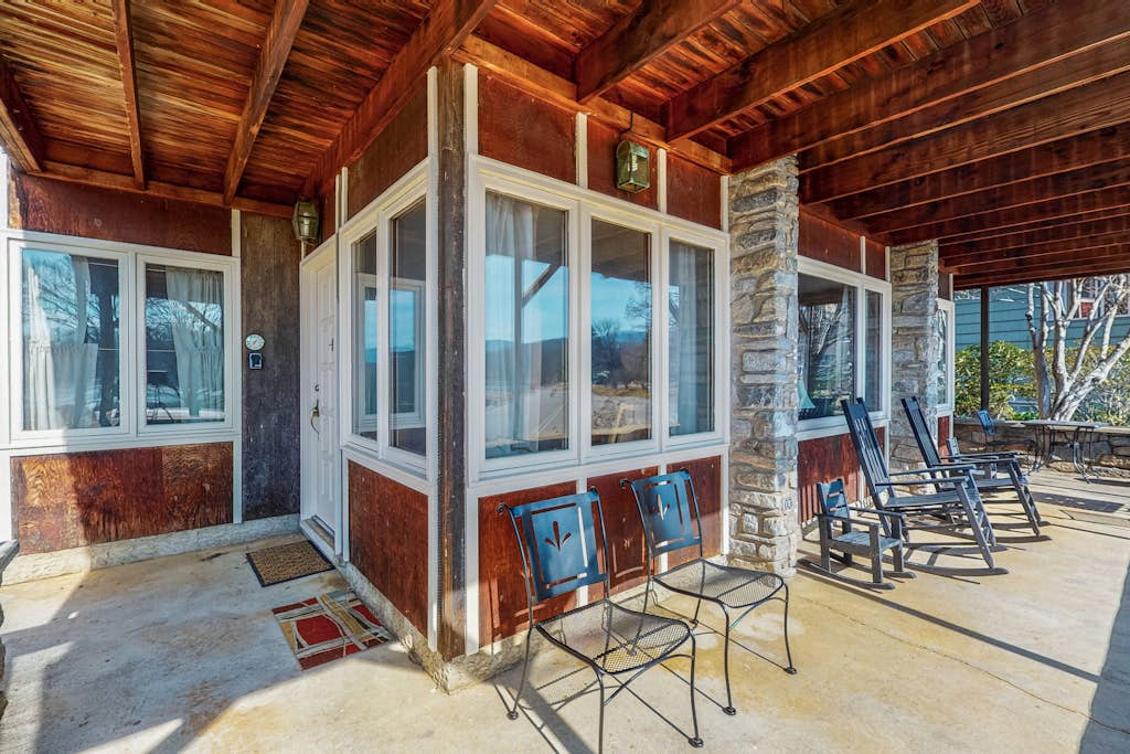 Morris Villa Lower