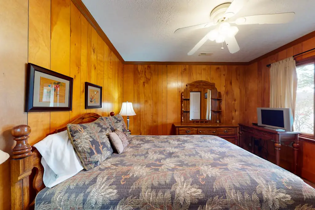 Morris Villa Lower