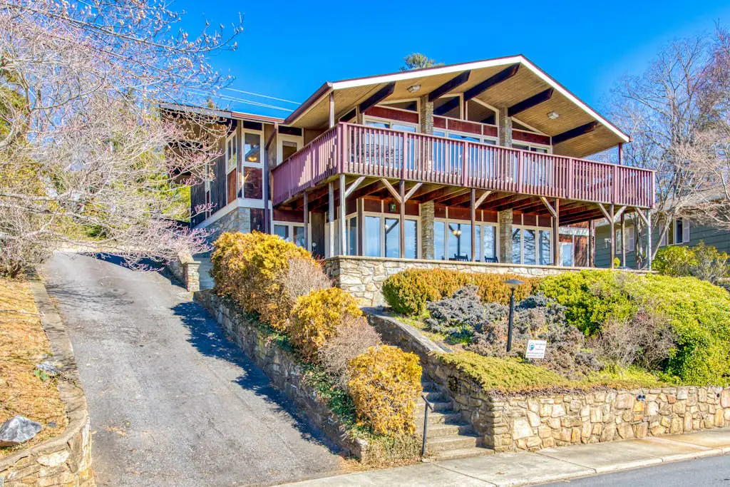 Morris Villa Lower