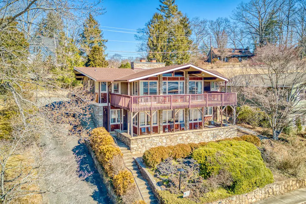 Morris Villa Lower