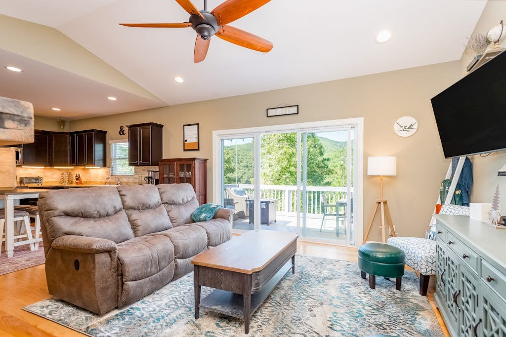Scenic Blue Ridge home with amazing views, hot tub, deck, firepit, & game room