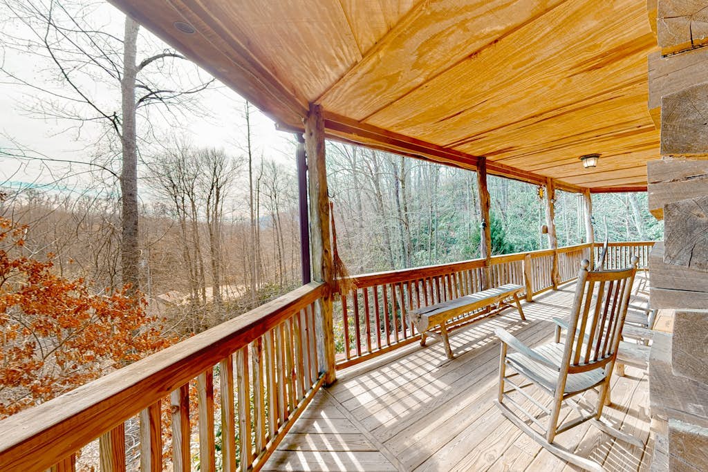 Dog-friendly mountain view cabin on four acres with a washer/dryer & fireplace
