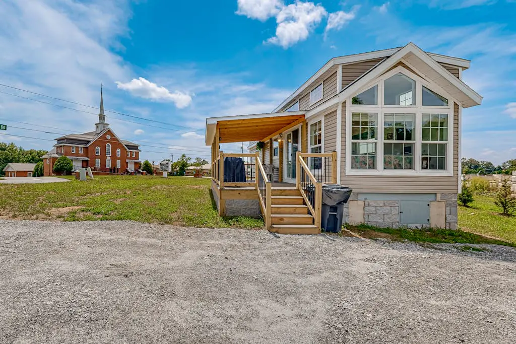 Honeycrisp Apple Cottage
