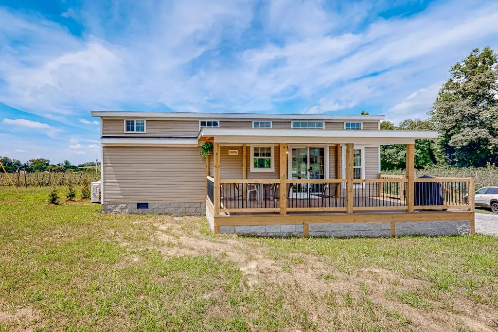 Honeycrisp Apple Cottage