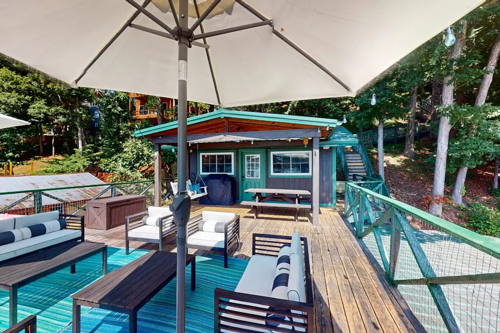 Little Lake Cottage