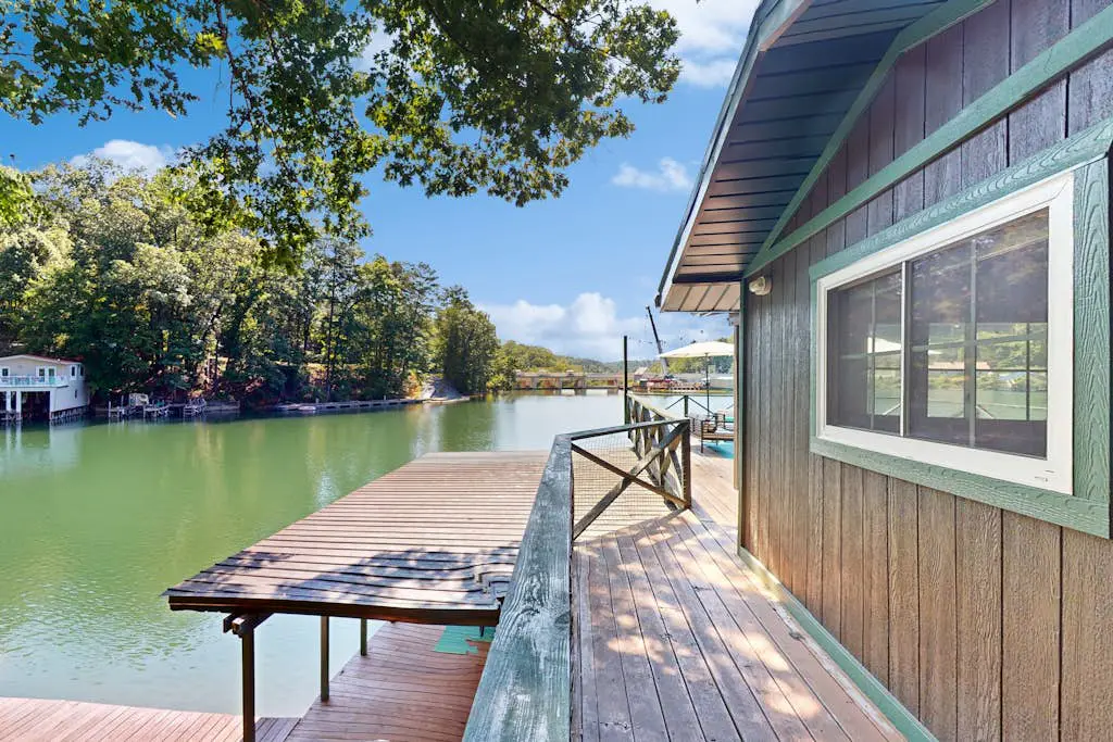 Little Lake Cottage