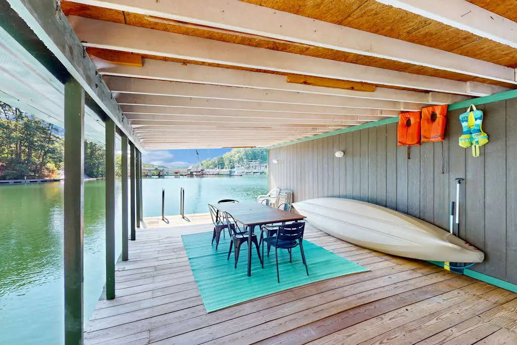 Little Lake Cottage