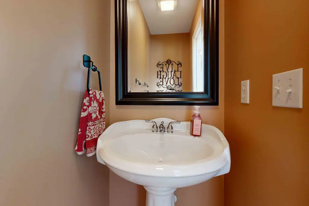 Hendersonville Hideaway