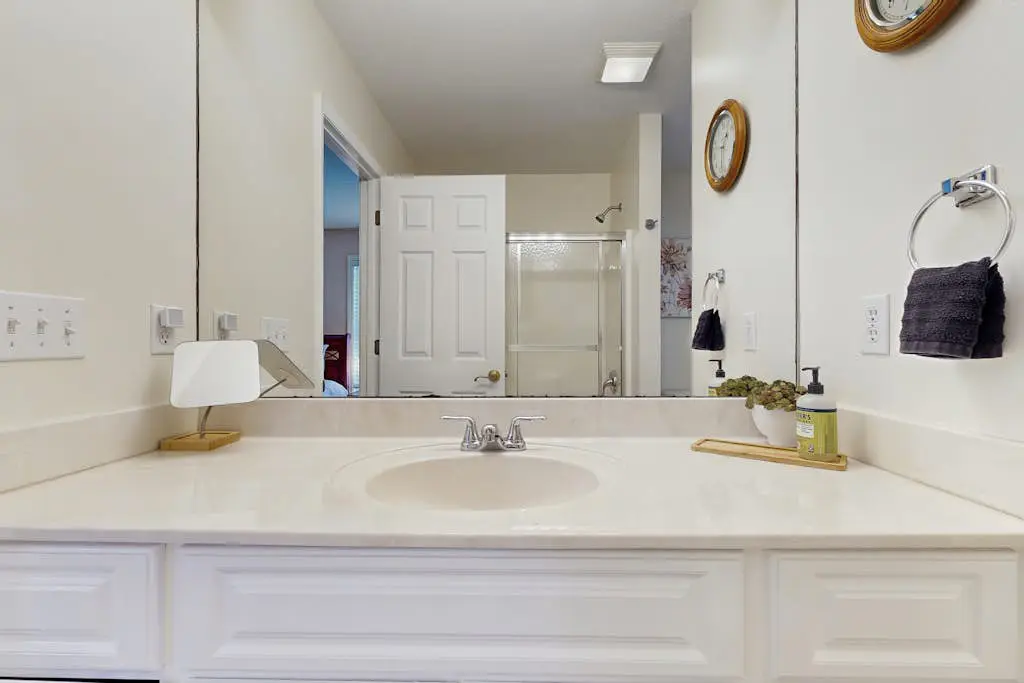 Hendersonville Hideaway