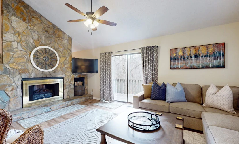 Resort condo with multiple balconies, resort beach access, pool, golf & Hot Tub