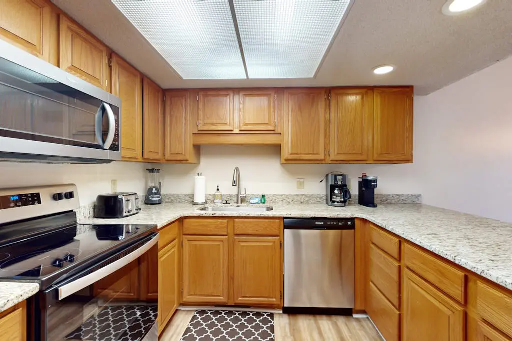 Rumbling Bald Resort Unit -2004