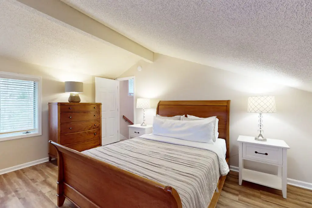 Rumbling Bald Resort Unit -2004