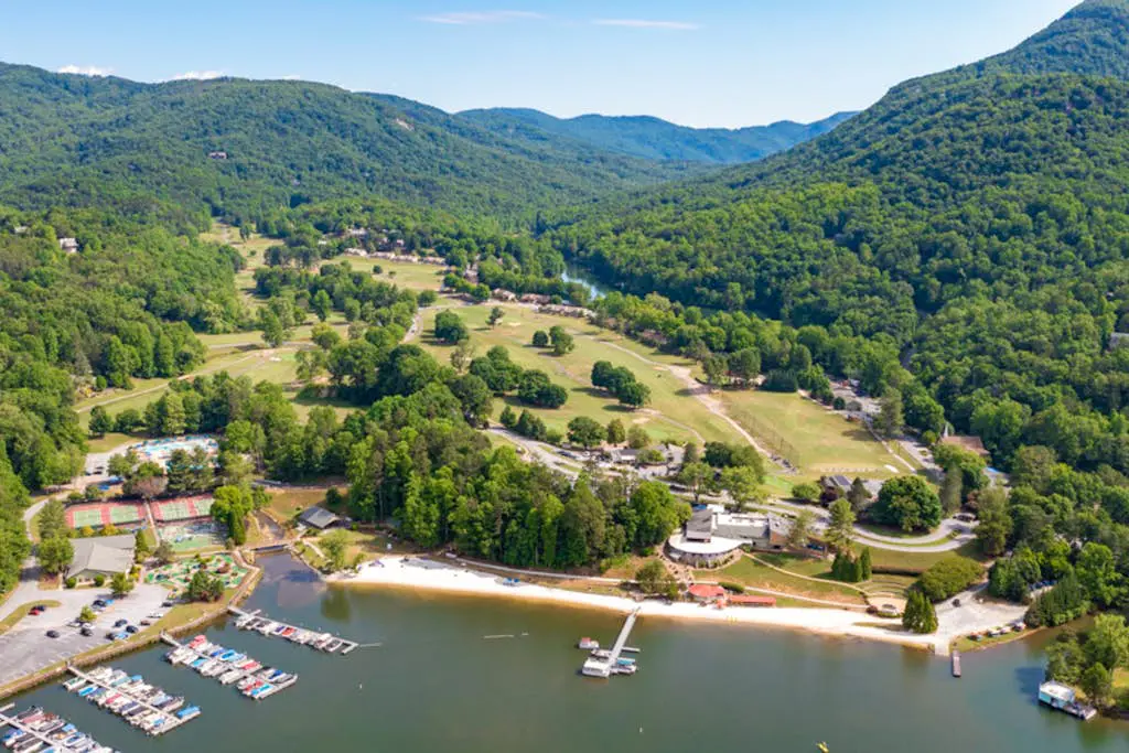 Rumbling Bald Resort Unit -2004
