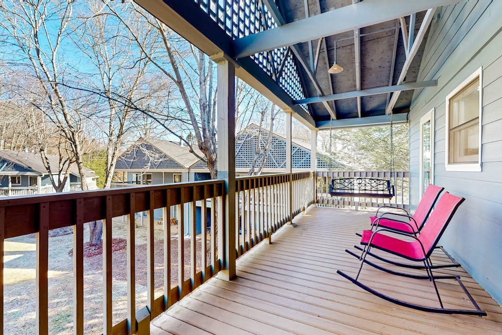 Dog-friendly condo with a renovated kitchen plus access to a pool & tennis