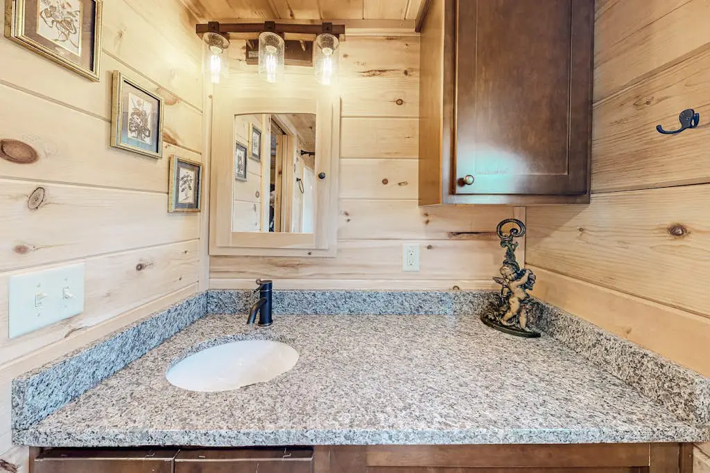 Cabin on Loye & Sunrise Cabin