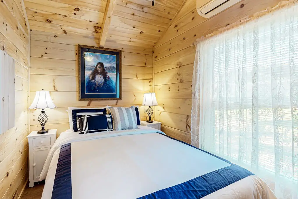 Cabin on Loye & Sunrise Cabin