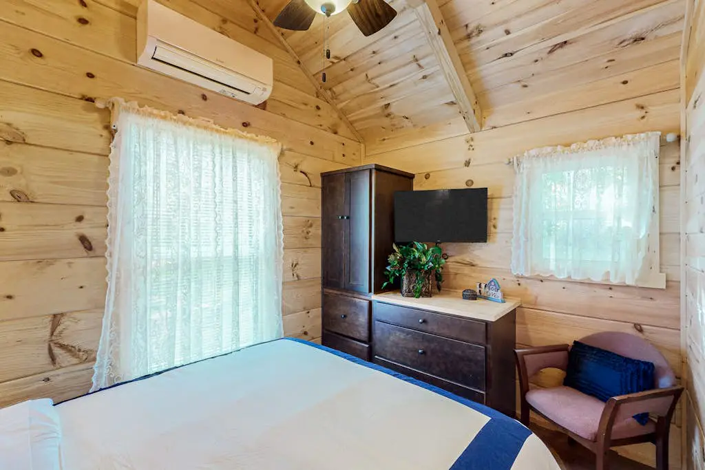 Cabin on Loye & Sunrise Cabin