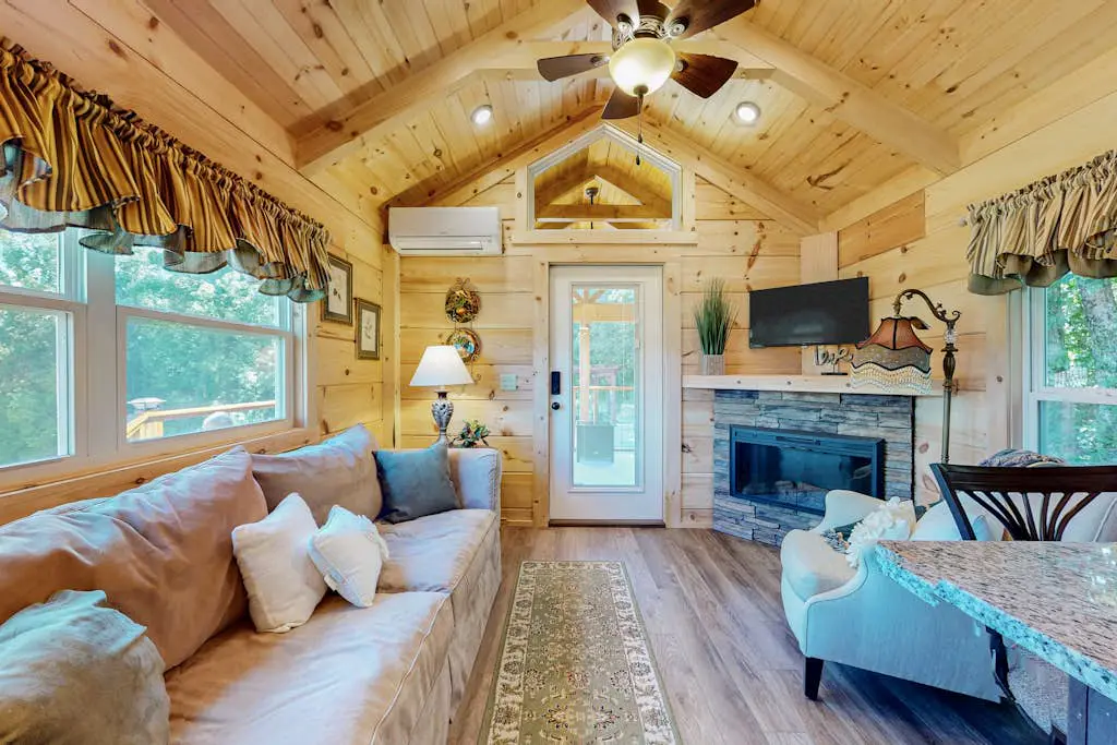 Cabin on Loye & Sunrise Cabin