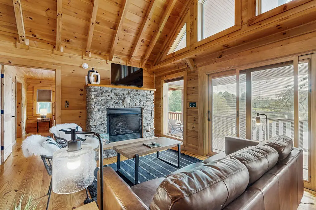 Lakefront Blue Ridge Cabin