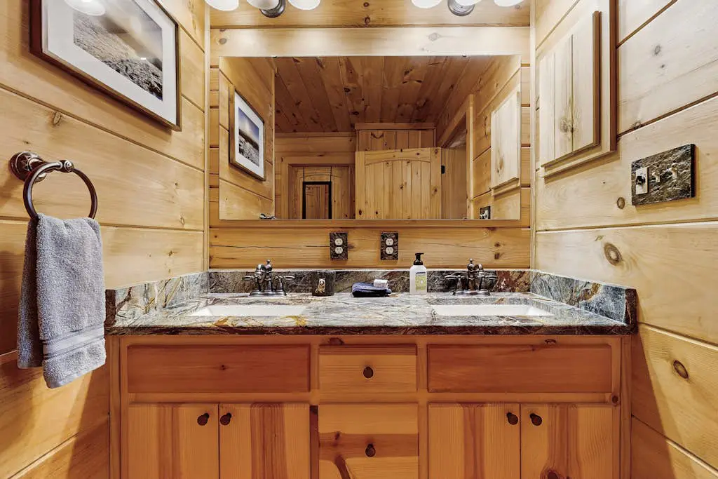 Lakefront Blue Ridge Cabin
