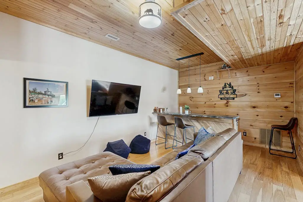 Lakefront Blue Ridge Cabin