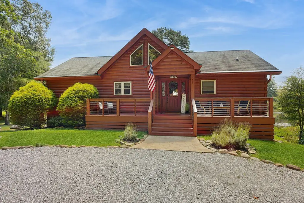 Lakefront Blue Ridge Cabin