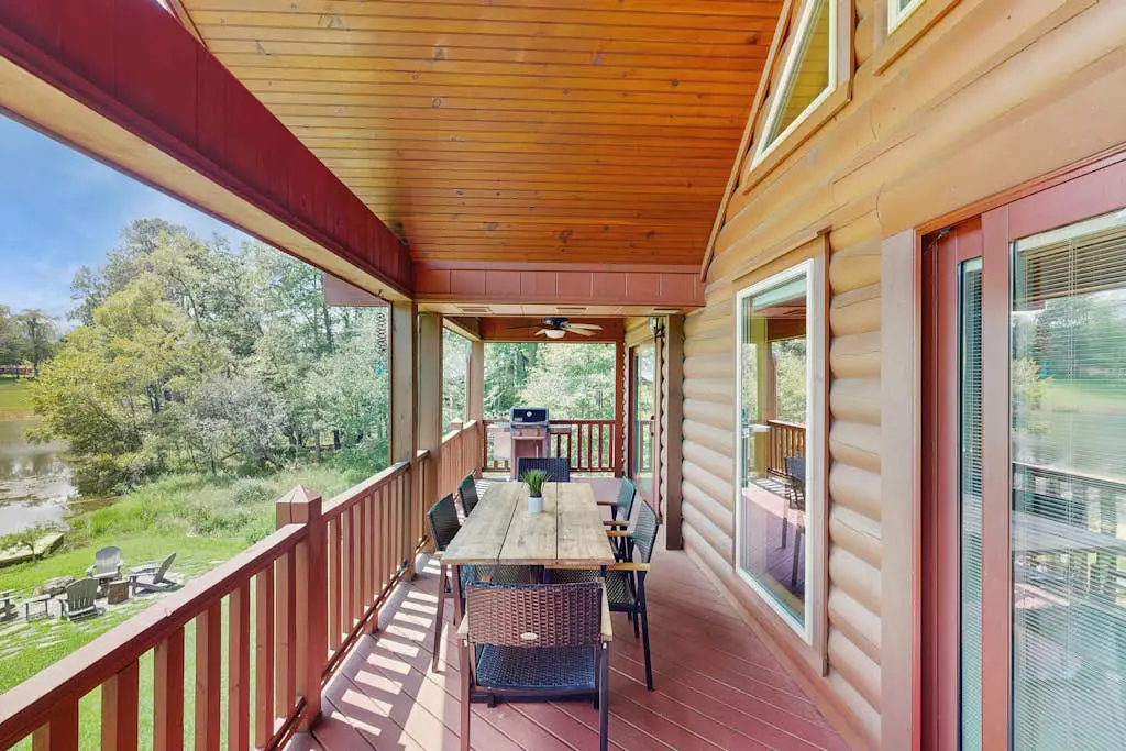 Lakefront Blue Ridge Cabin