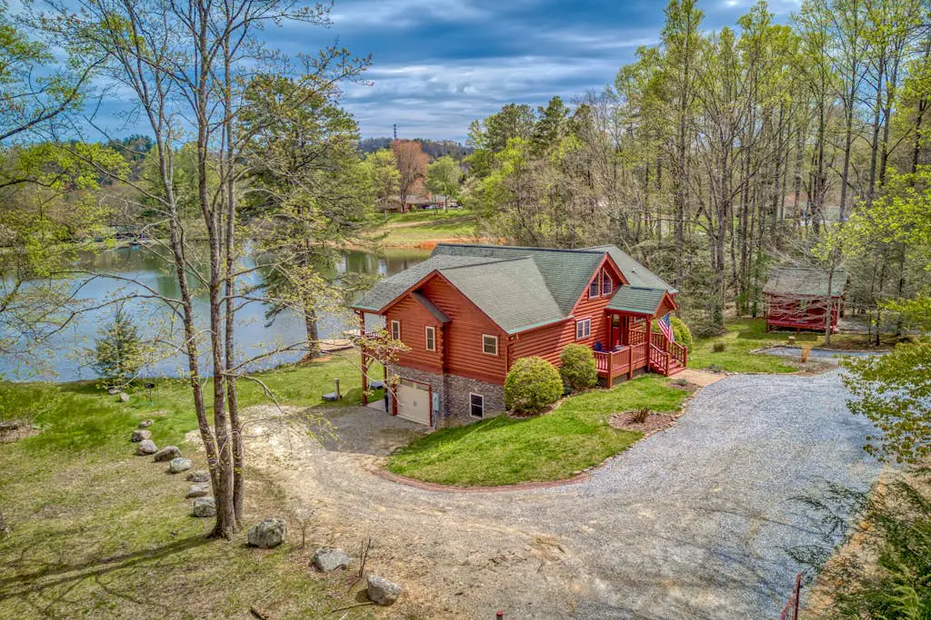 Lakefront Blue Ridge Cabin