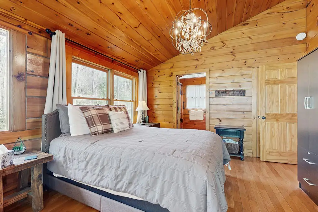 Creeksong Cabin
