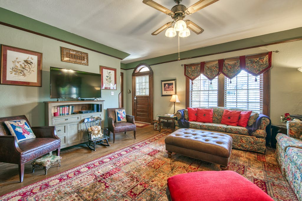 Lake Duplex with Central AC, WiFi, Fireplace & W/D - Steps to Pool and Tennis