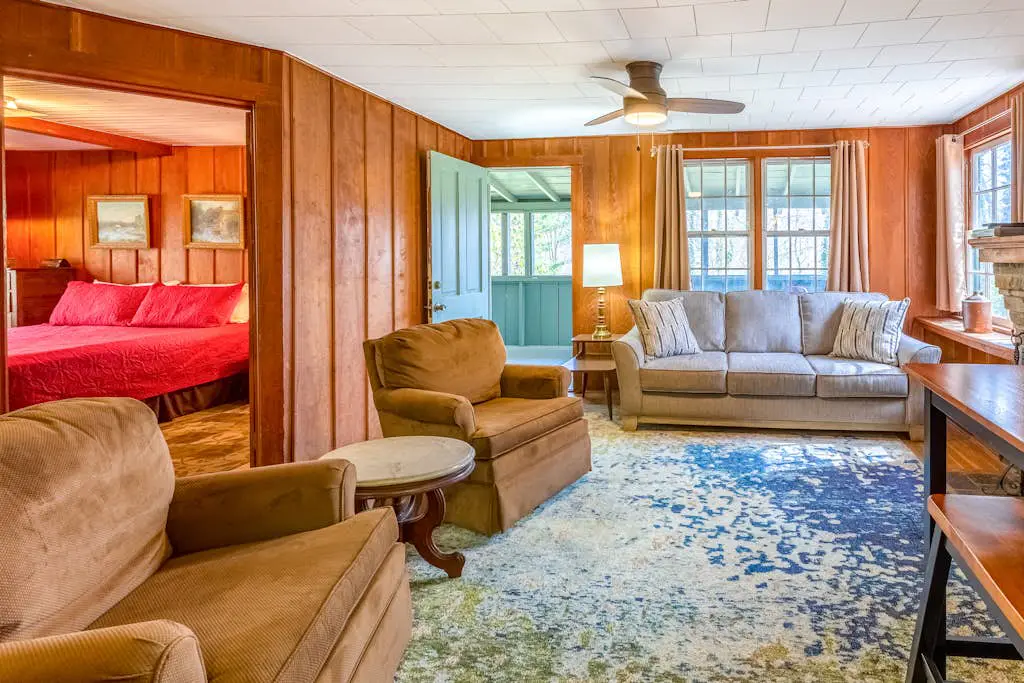 Charlotte's Cabin