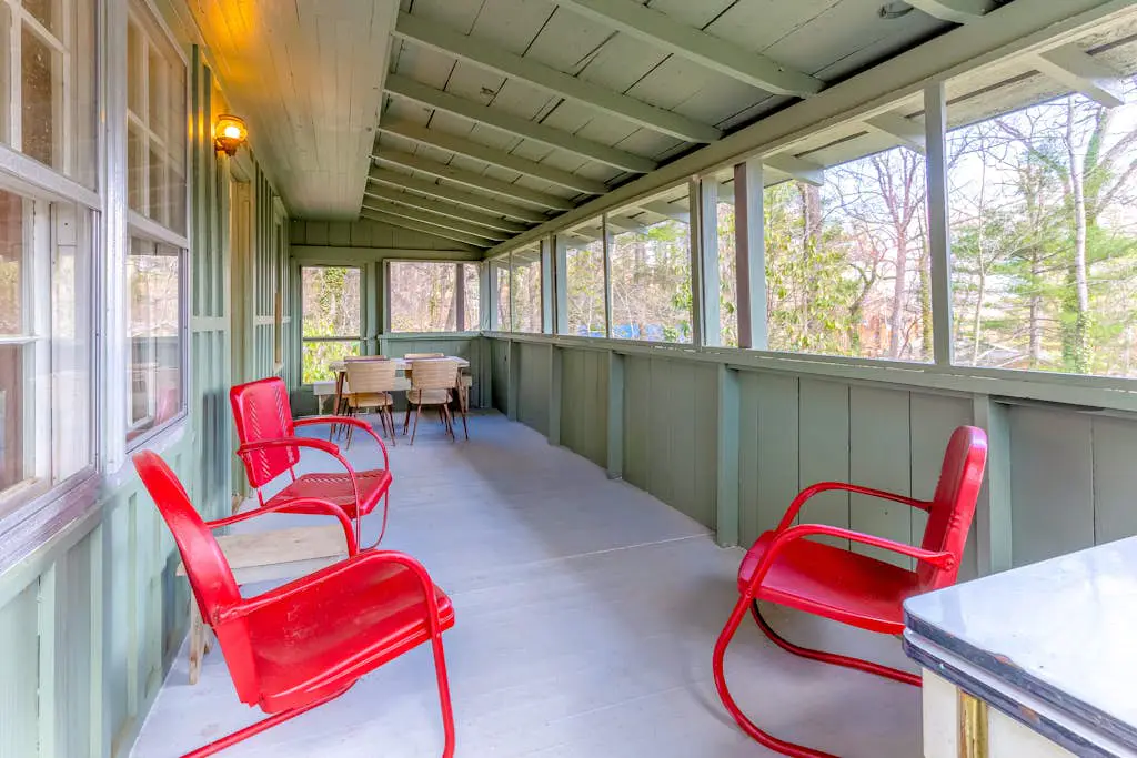 Charlotte's Cabin