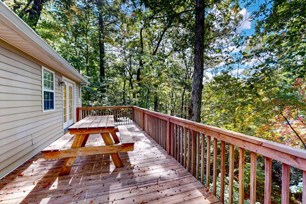Sapphire Valley Community home with resort amenities & balconies - near skiing