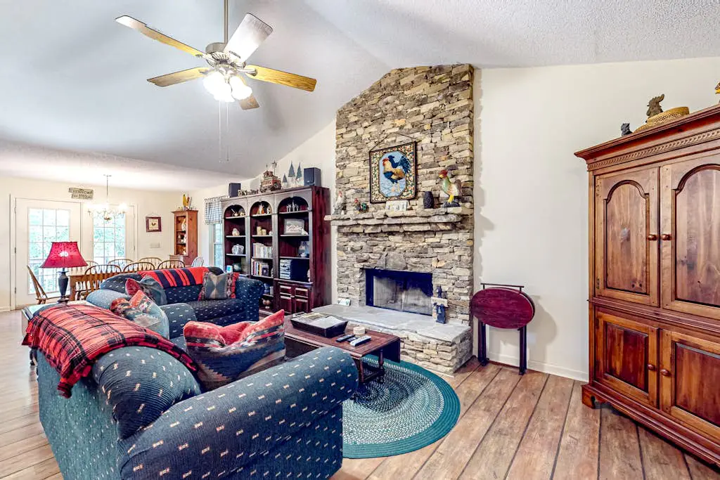 Holly Forest Hideaway
