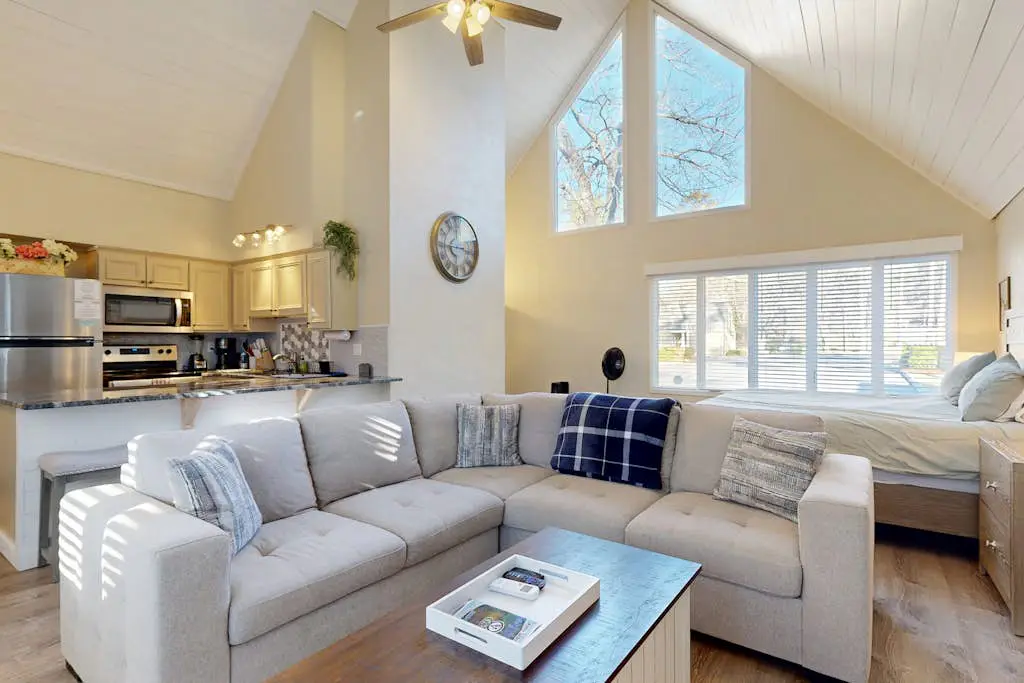 Sapphire Serenity - Full Condo
