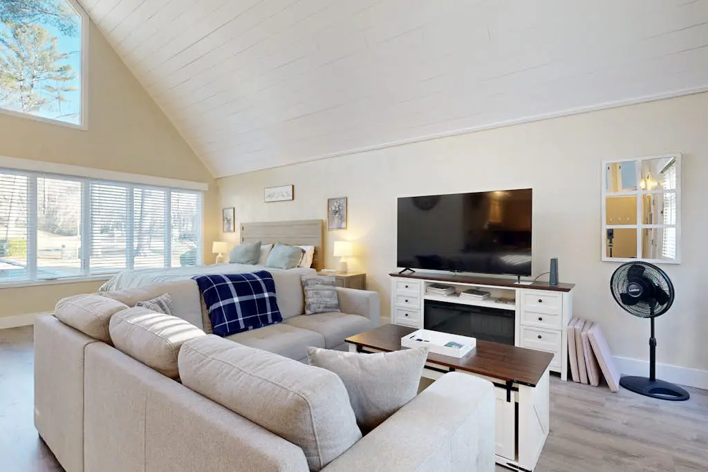 Sapphire Serenity - Full Condo