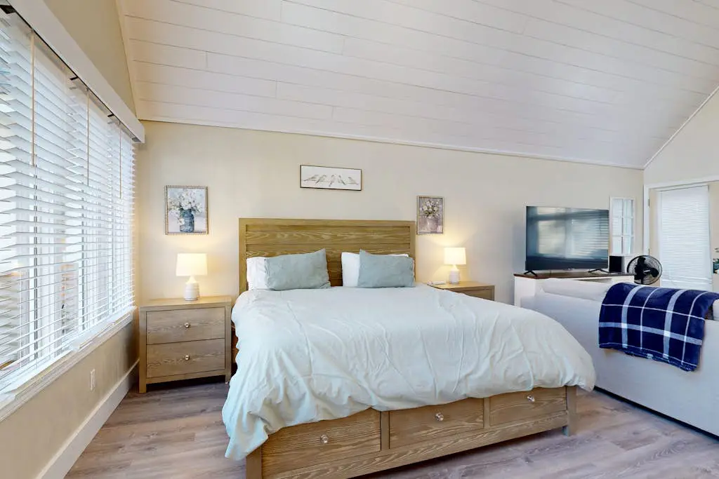 Sapphire Serenity - Full Condo