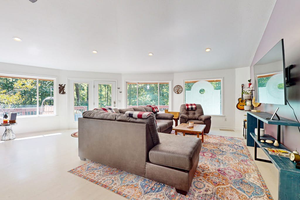 Secluded home with firepit, deck and open windows to nature