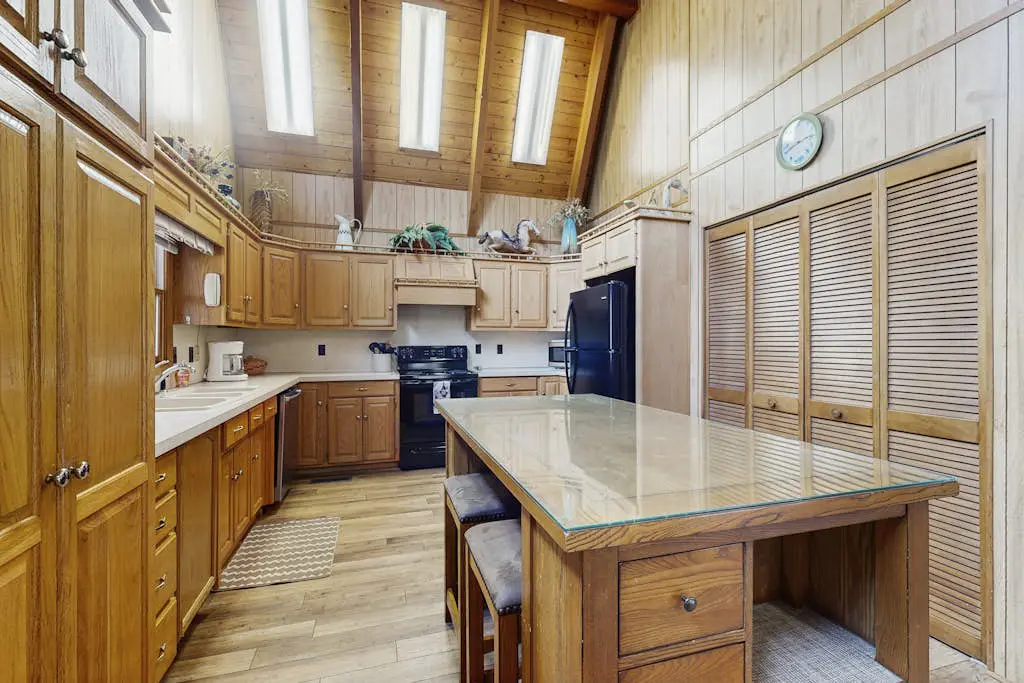 Lodge on Mirror Lake