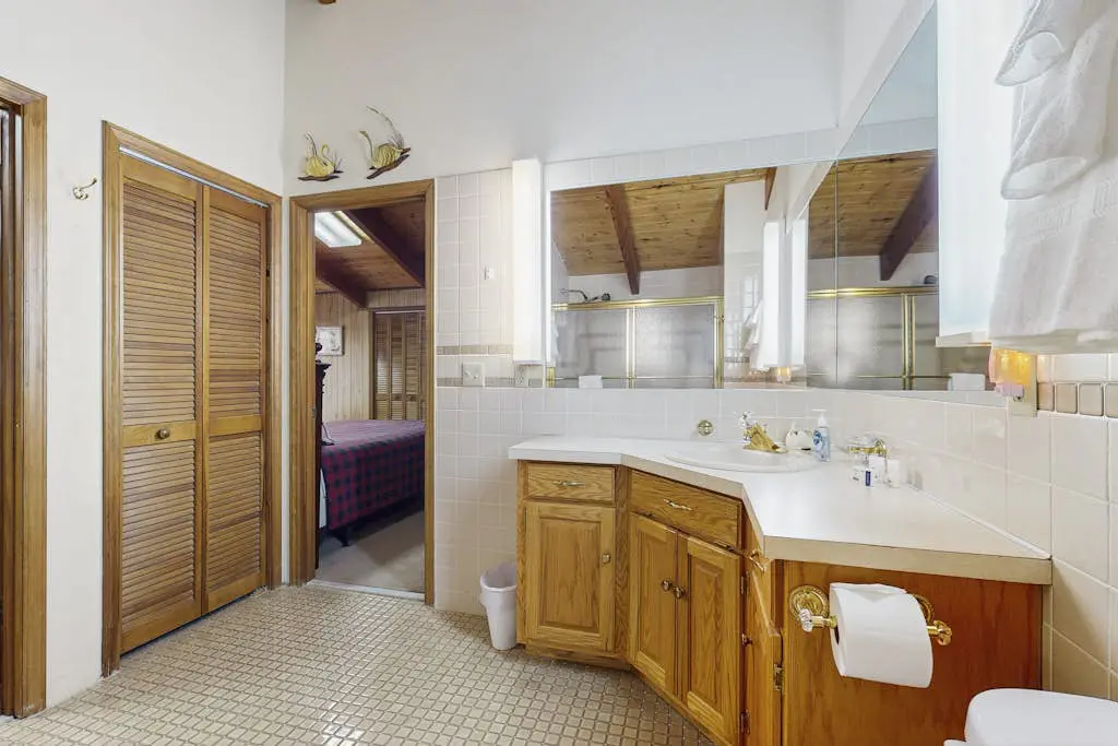 Lodge on Mirror Lake