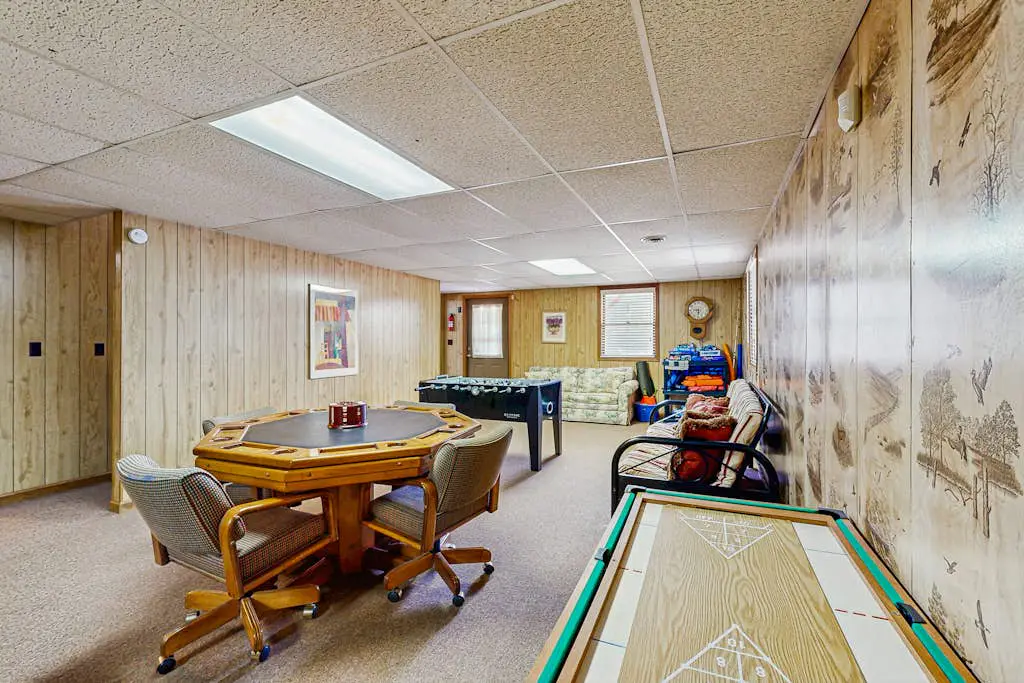 Lodge on Mirror Lake