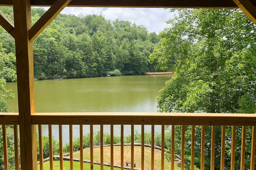 Lodge on Mirror Lake