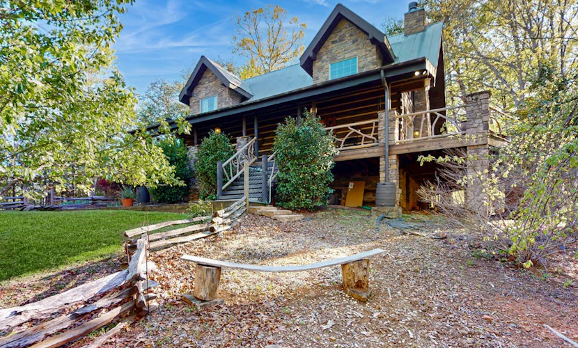 Lake Lure mountain cabin with spectacular views on 2 acres