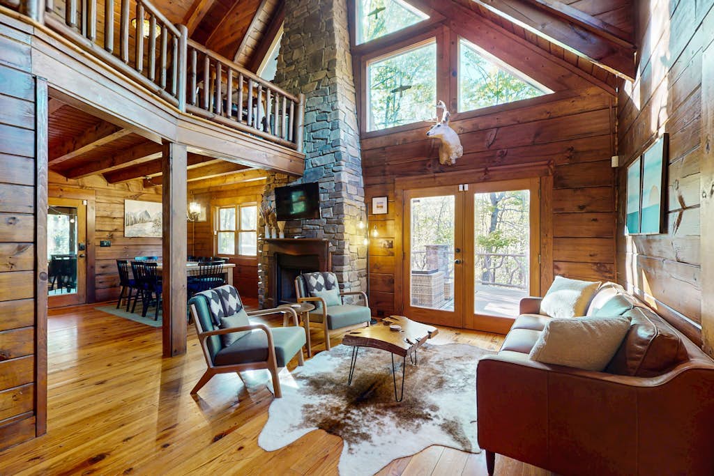 Lake Lure mountain cabin with spectacular views on 2 acres