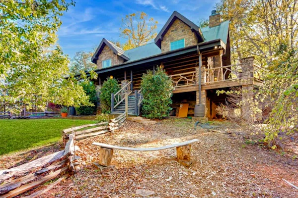 Lake Lure mountain cabin with spectacular views on 2 acres